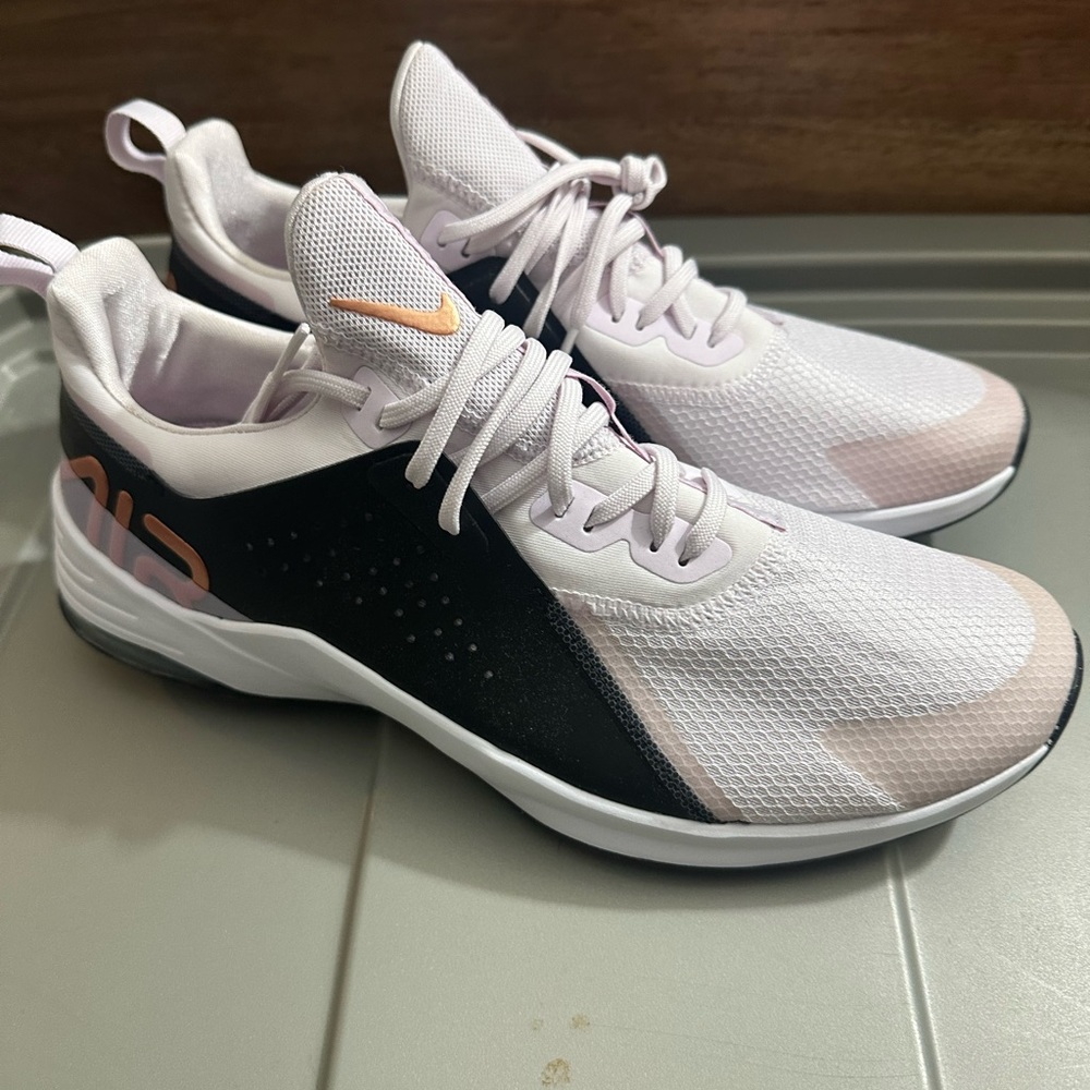 Nike Air Bella Womens Light Pink, Black white NWOB